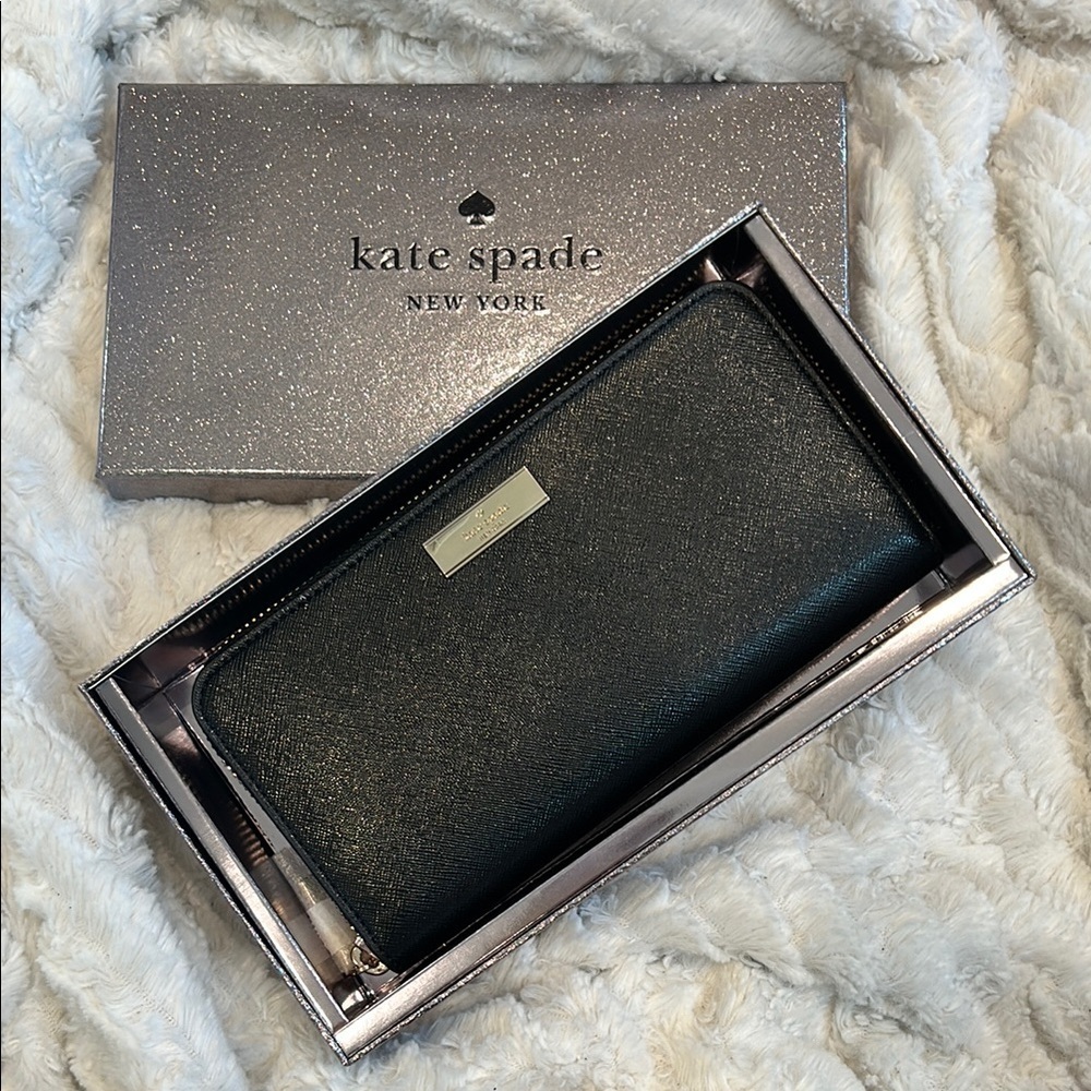 Kate Spade Black Zip Around Patent Saffiano Continental Wallet new in box